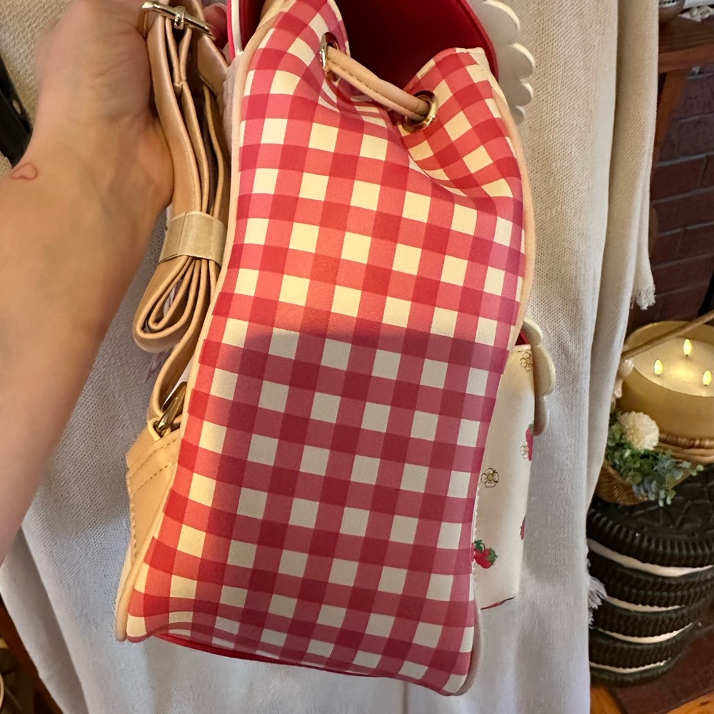 Strawberry Shortcake Drawstring Backpack
NWT - Picture 3 of 6
